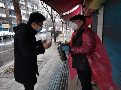 风雨无阻 传递温暖——燃气集团公司领导奔赴战“疫”一线，一起守护“生病”的城市