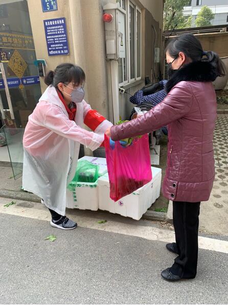 巾帼不让须眉 迎难而上 落落大方——致敬武燃院最美巾帼逆行者