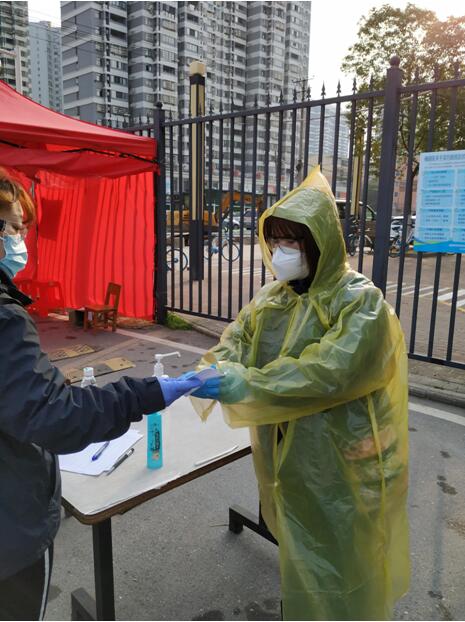 巾帼不让须眉 迎难而上 落落大方——致敬武燃院最美巾帼逆行者