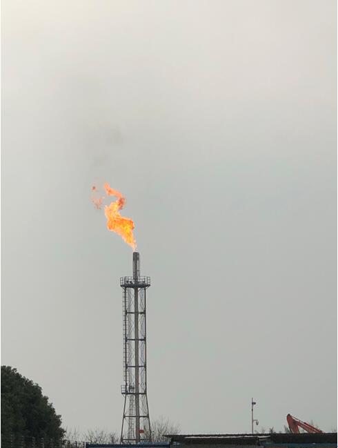 武汉市安山液化天然气储存基地扩建项目BOG系统工艺管道置换连头工作顺利完成