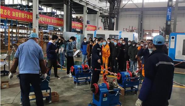第二届管道螺纹滚丝机理论及操作培训在华中数控鄂州公司举办