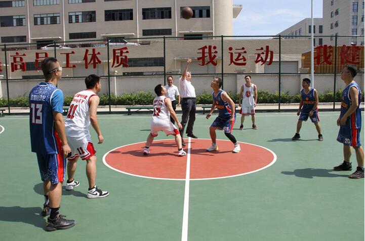 坚守初心跟党走，努力拼搏庆党节