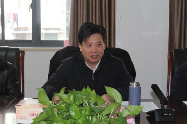 市城投集团公司党委委员、副总经理，市燃气集团公司党委书记、董事长黄峰赴武燃设计院开展调研